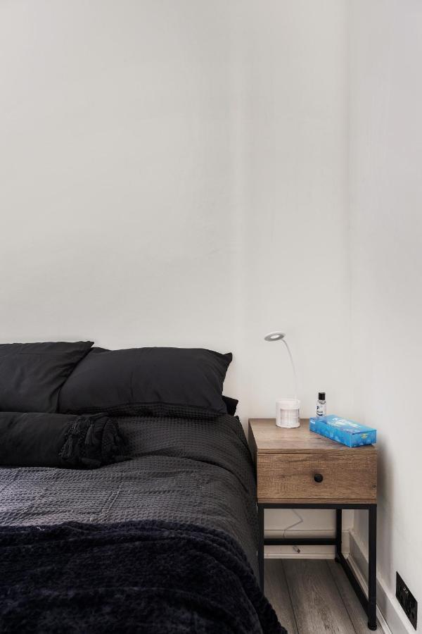 Beautifully Modern 2-Bed Apartment W/Garden ลอนดอน ภายนอก รูปภาพ