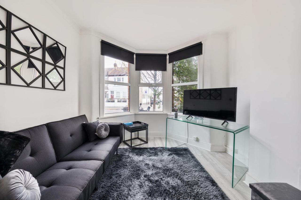 Beautifully Modern 2-Bed Apartment W/Garden ลอนดอน ภายนอก รูปภาพ