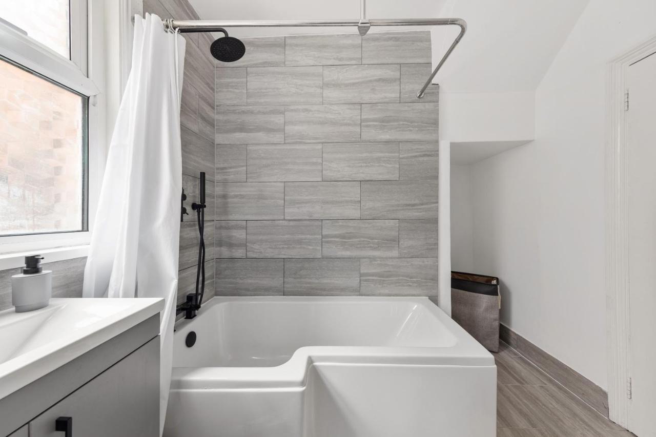 Beautifully Modern 2-Bed Apartment W/Garden ลอนดอน ภายนอก รูปภาพ
