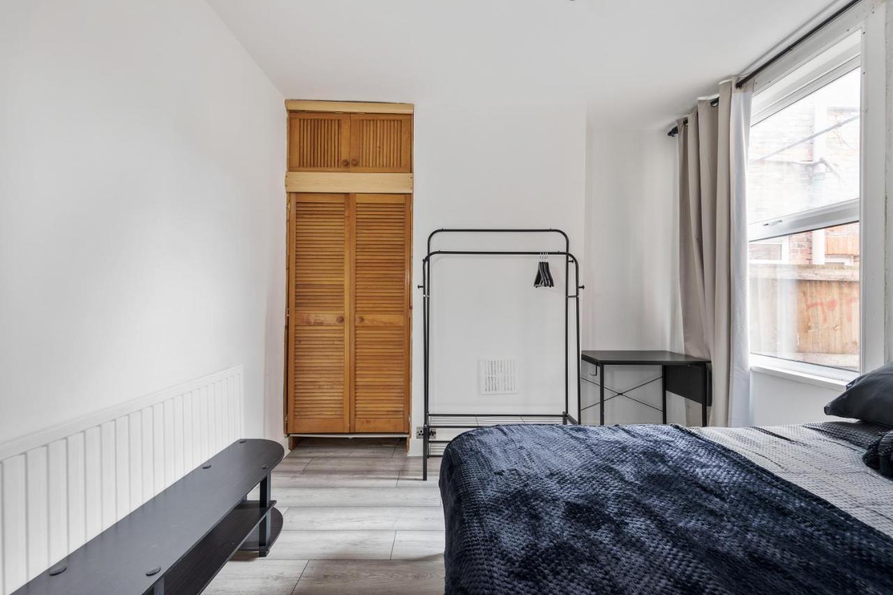 Beautifully Modern 2-Bed Apartment W/Garden ลอนดอน ภายนอก รูปภาพ